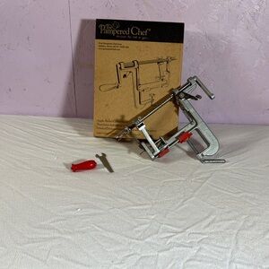 Pampered Chef Silver and Red Kitchen Peeler